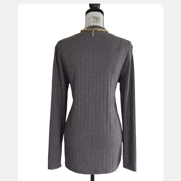 Matty M Ribbed Sweater. - Picture 2 of 6